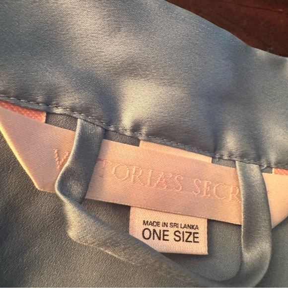 Victoria’s Secret blue satin robe one size - Picture 9 of 12